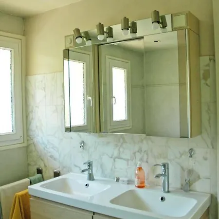 Apartamento Large Apartment In Antibes Close To The Beach With Terraces And Sea View By Weekome *