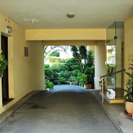 Apartamento Large Apartment In Antibes Close To The Beach With Terraces And Sea View By Weekome
